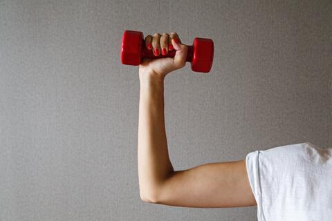 Lurer du på en gave til hen? Her har vi laget en liste med 10 gavetips til hen fra vår Welli.no-shop.